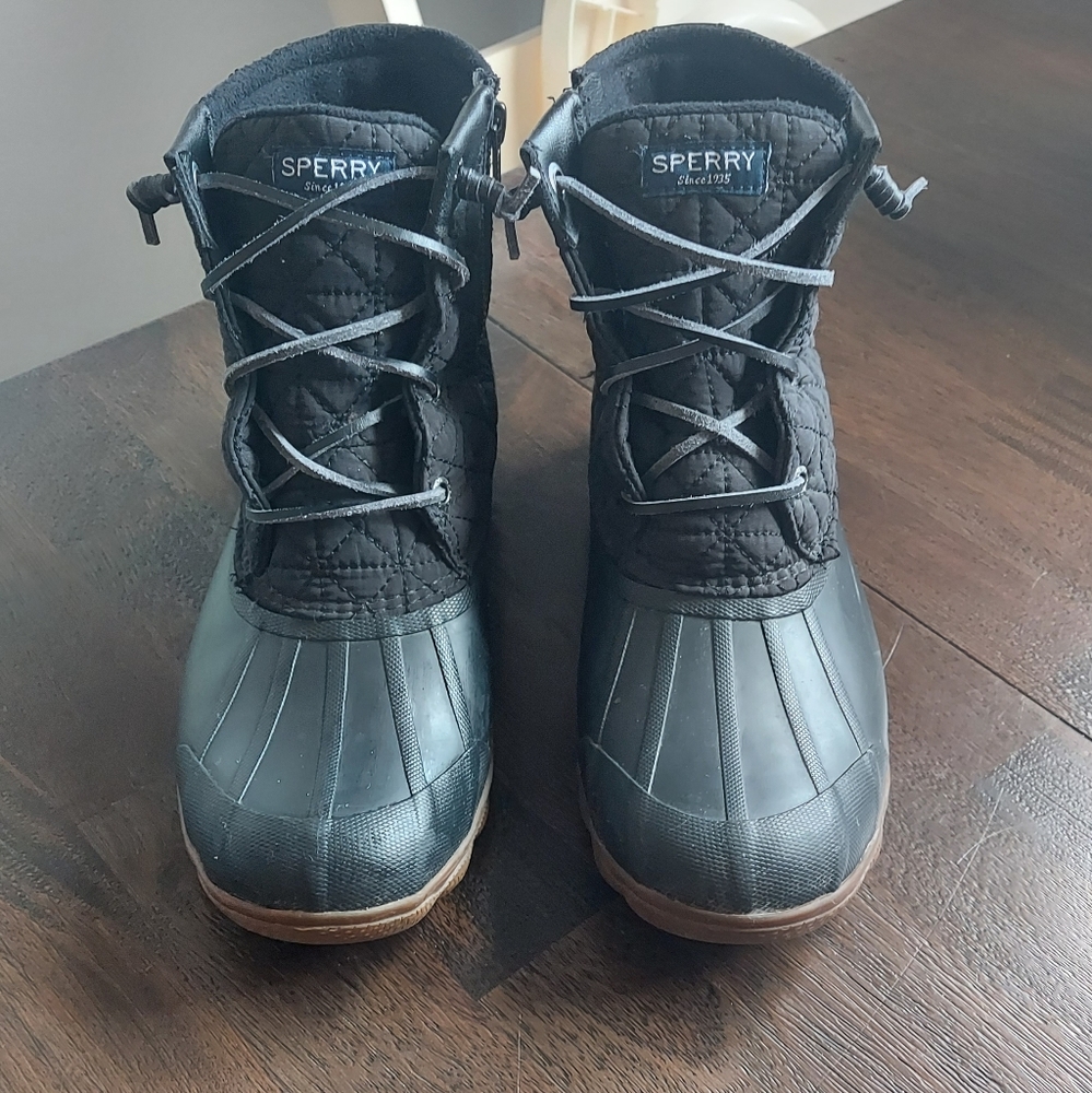 Sperry Quilted Black and Tan Winter Boots